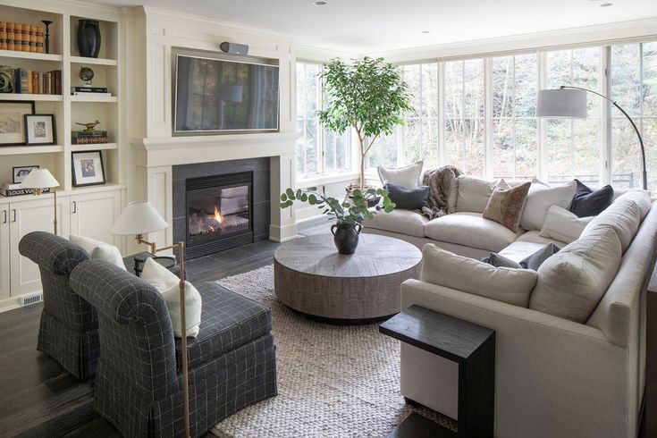 Conversation-Ready Living Rooms: Arranging Furniture for Connection